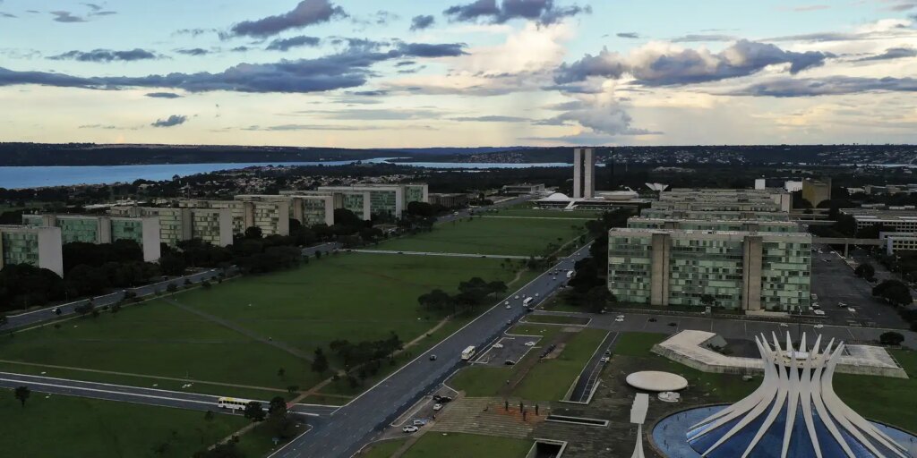 Governo define horário de expediente em jogos do Brasil na Copa